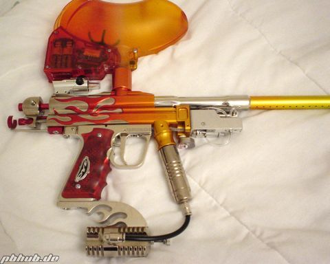 Flamecocker mit Racegun.jpg